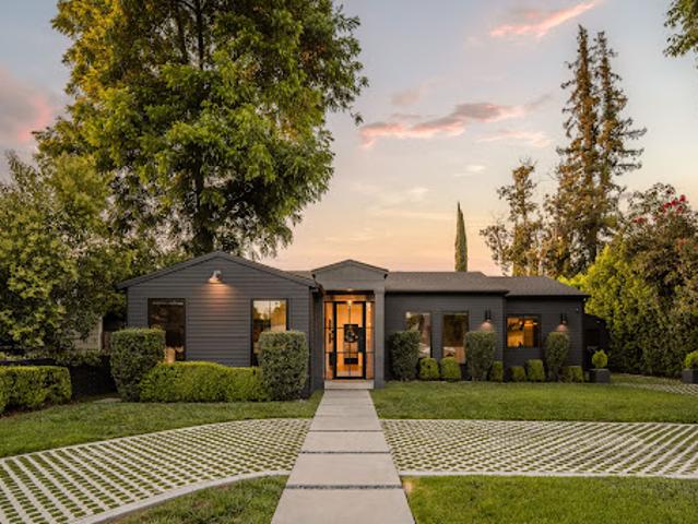 House for sale in Valley Village