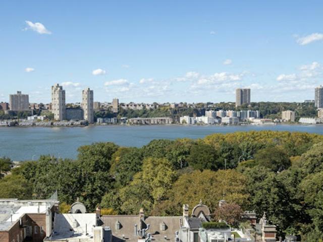 House for sale in New York, Arverne