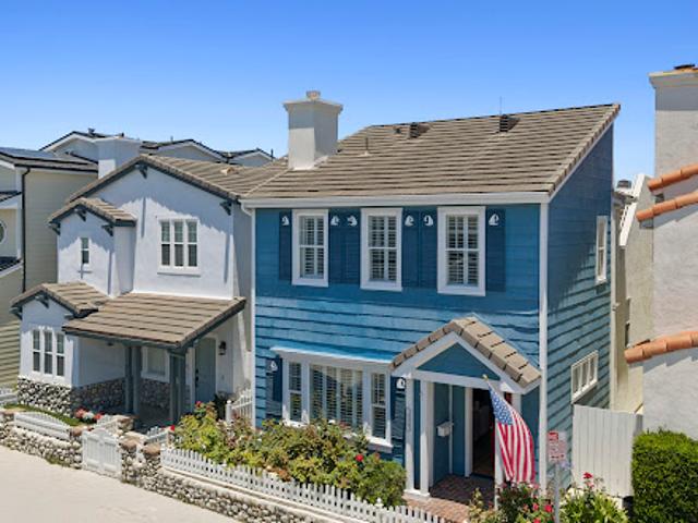 House for sale in Corona Del Mar, California