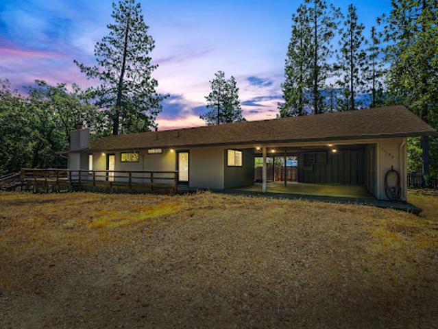 House for sale in Pine Grove