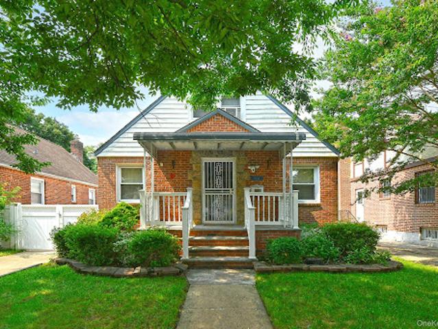 House for sale in Queens, Arverne