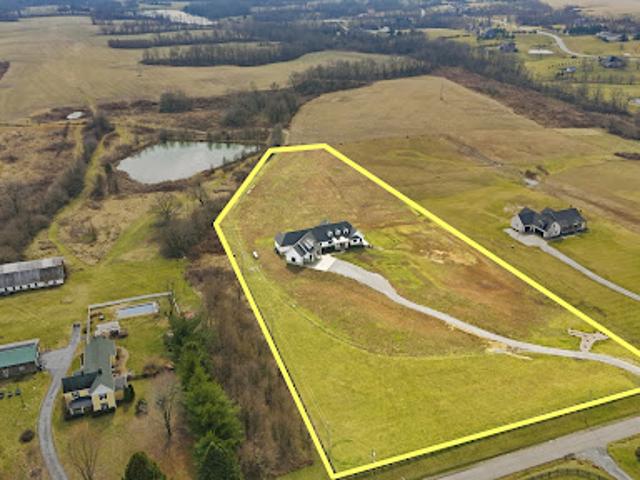 House for sale in Simpsonville, Kentucky