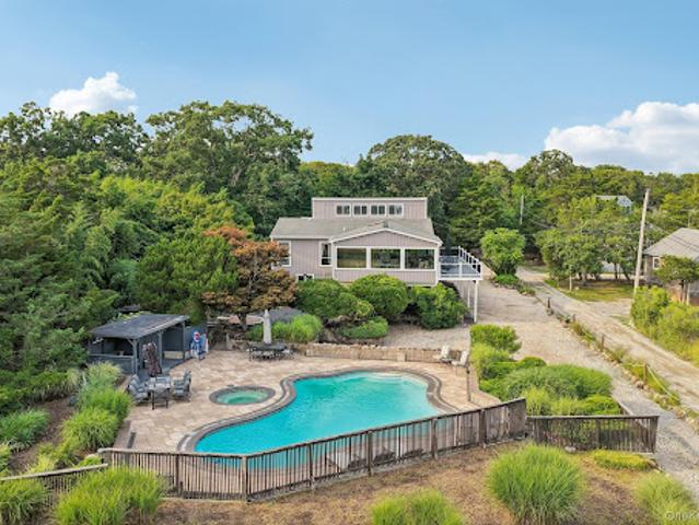 House for sale in Smithtown, New York