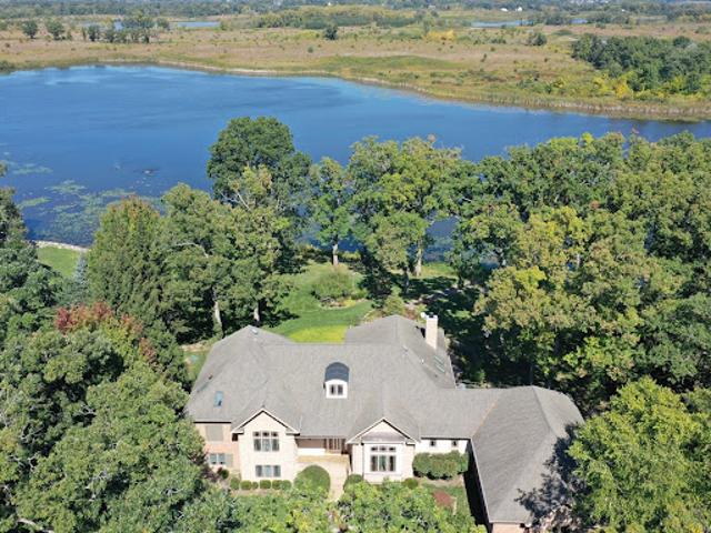 House for sale in Mundelein, Illinois