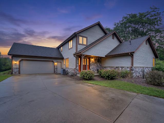 House for sale in Hartford, Washington County