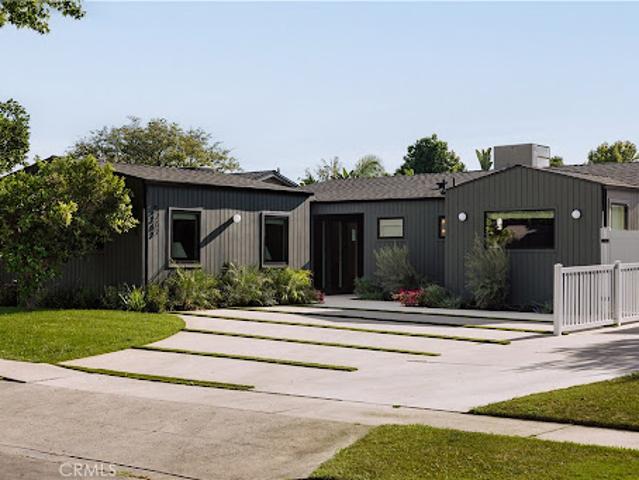 House for sale in Sherman Oaks Neighborhood Council District, Canoga Park