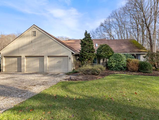 House for sale in Cheshire, Connecticut