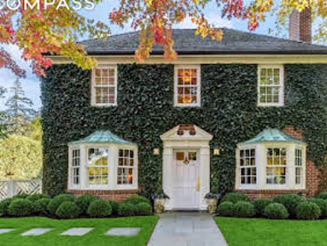 House for sale in Lake Forest