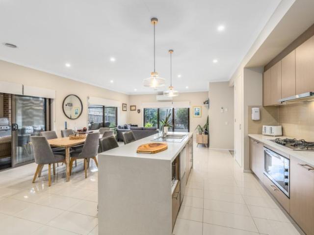 House for sale in Warralily Springs, Geelong