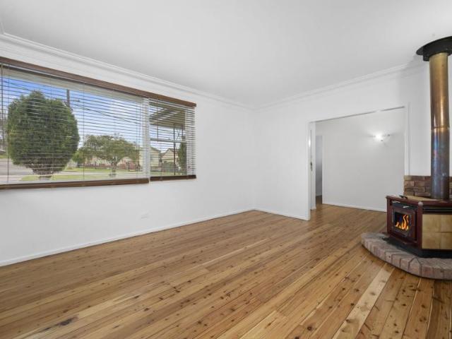 House for sale in Belmont North, Newcastle-Maitland