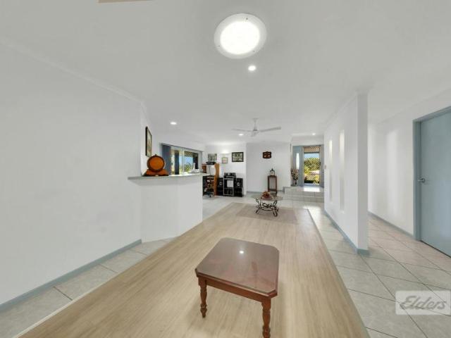 House for sale in Boyne Island