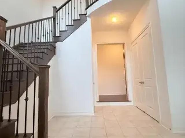 House for rent in Bradford West Gwillimbury, Ontario