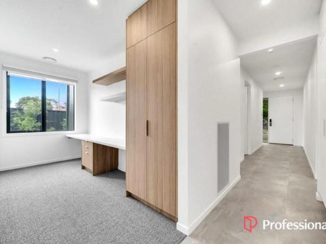 House for sale in Taylors Park, Melbourne