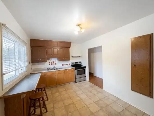 House for rent in Windsor Park, Calgary