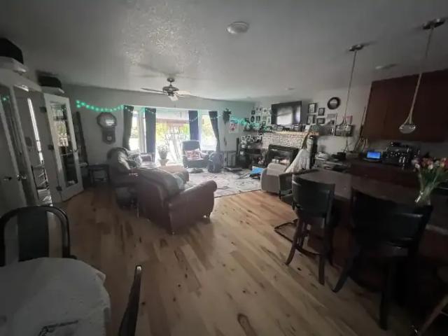 House for rent in Deer Ridge, Calgary