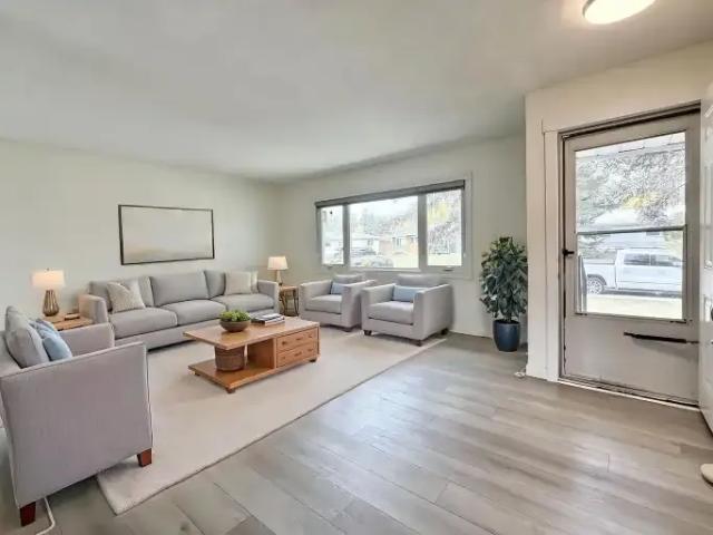 House for rent in Kingsland, Calgary