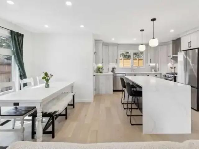 House for rent in Canyon Meadows, Calgary