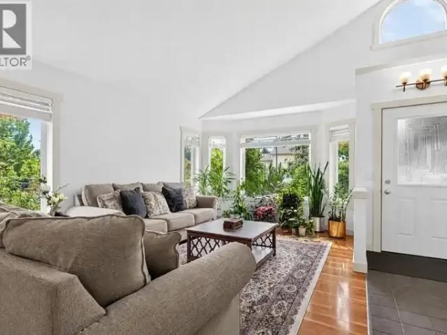 House for rent in Signal Hill, Calgary