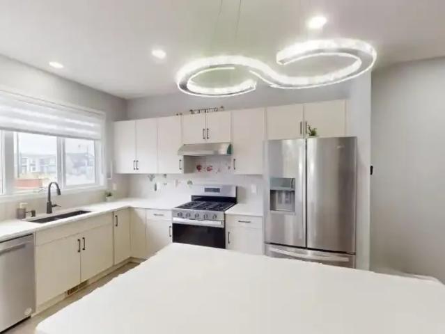 House for rent in Chestermere, Alberta