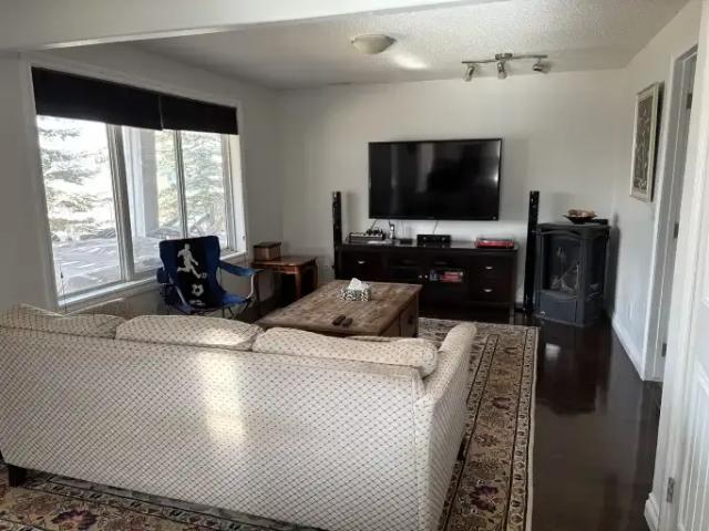 House for rent in Chestermere, Alberta
