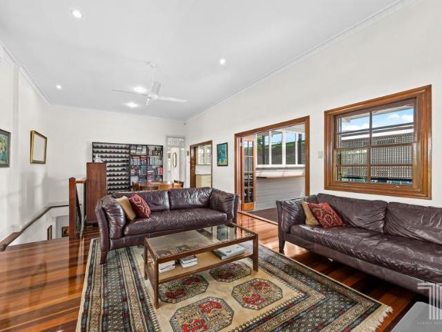 House for sale in Coorparoo, Greater Brisbane
