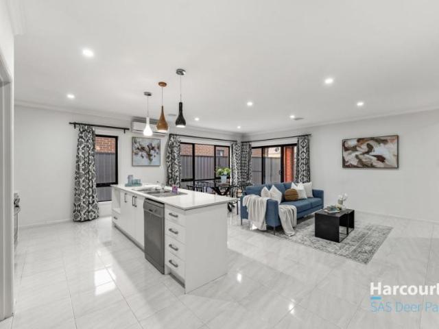 House for sale in Brimbank Gardens, Melbourne