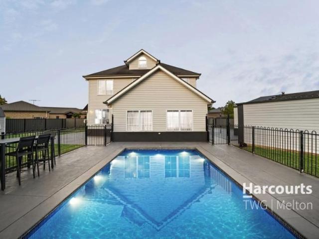 House for sale in Brimbank Gardens, Melbourne
