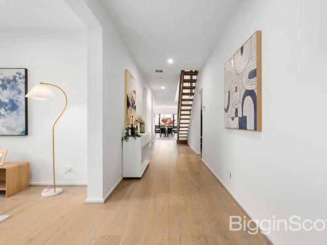 House for sale in Tullamore Doncaster, Melbourne