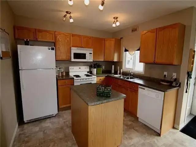 House for rent in Wedgewood, Alberta