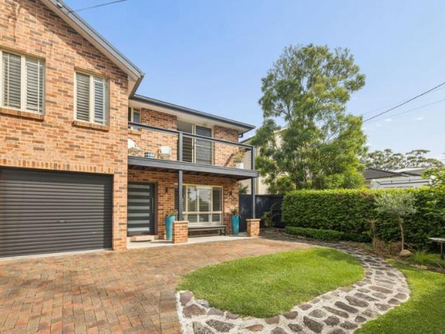 House for sale in Elanora, Gold Coast City