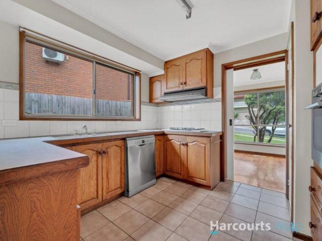 House for sale in Endeavour Hills, Melbourne