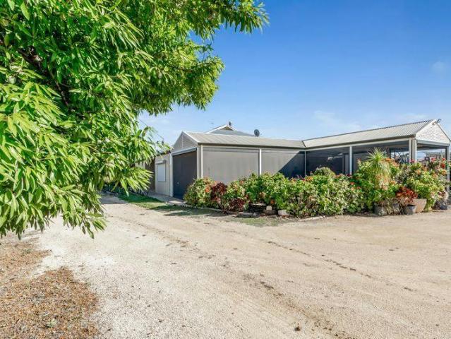 House for sale in Winkie, Glossop