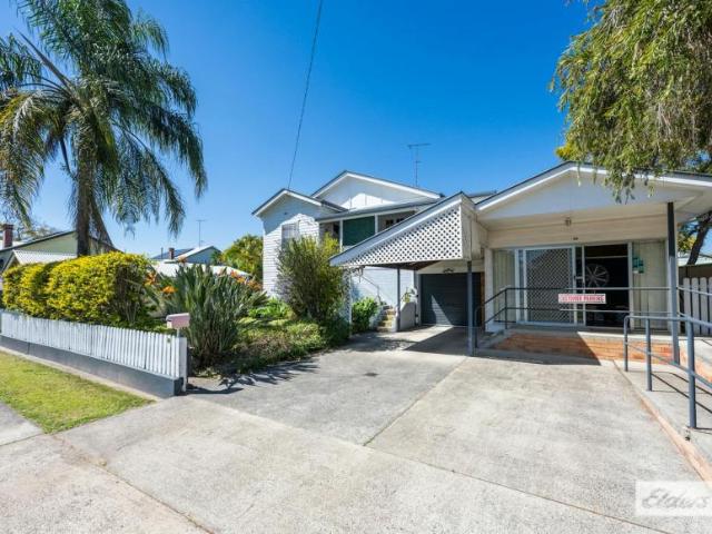 House for sale in Grafton