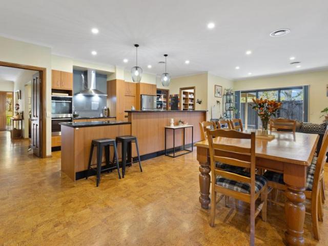House for sale in Harcourt