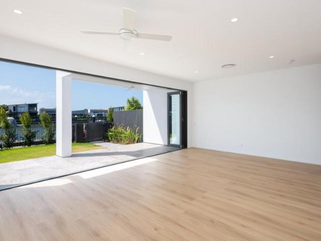 House for sale in Hope Island, Gold Coast City