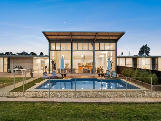 House for sale in Junortoun, Bendigo
