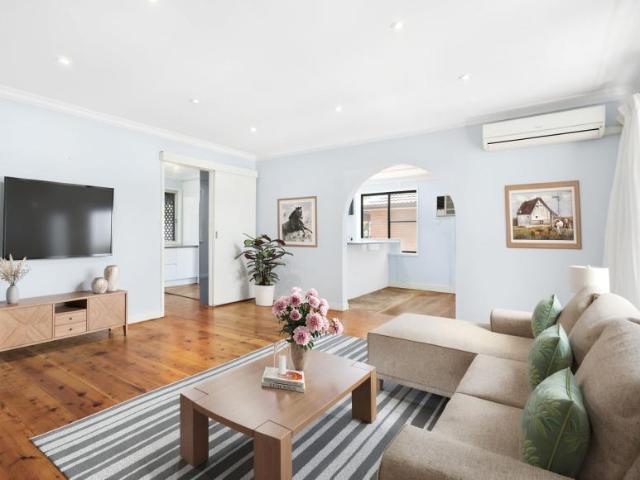House for sale in Kanahooka, Wollongong City Council