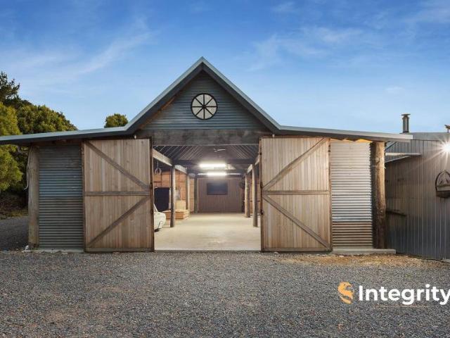 House for rent in Kinglake West, Victoria