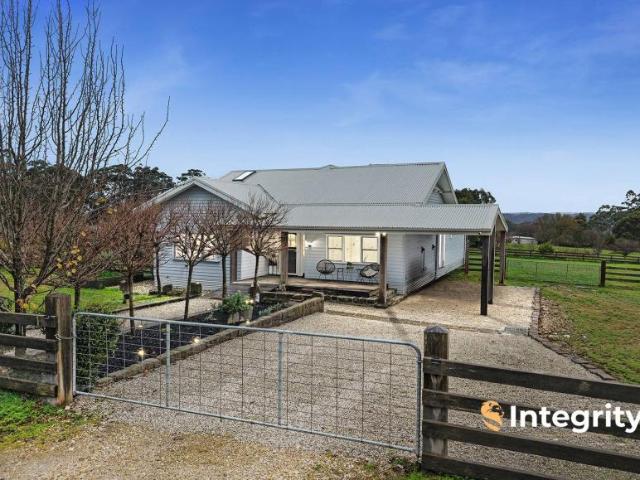 House for rent in Kinglake West, Victoria