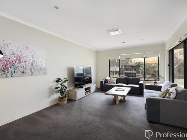 House for sale in Thoroughbred Park, Melbourne