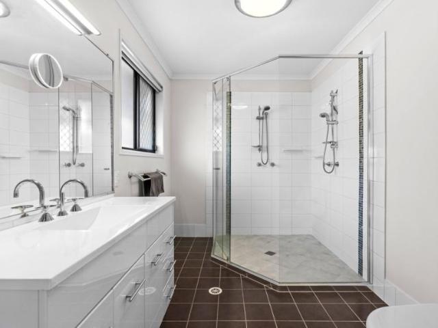 House for sale in Lota, Greater Brisbane