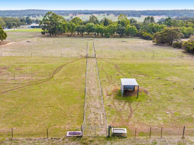 House for sale in Lower Chittering, Shire Of Chittering