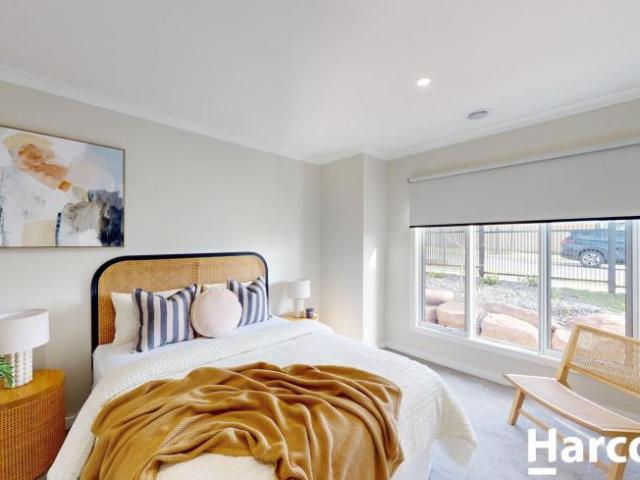 House for sale in Manor Lakes, Melbourne
