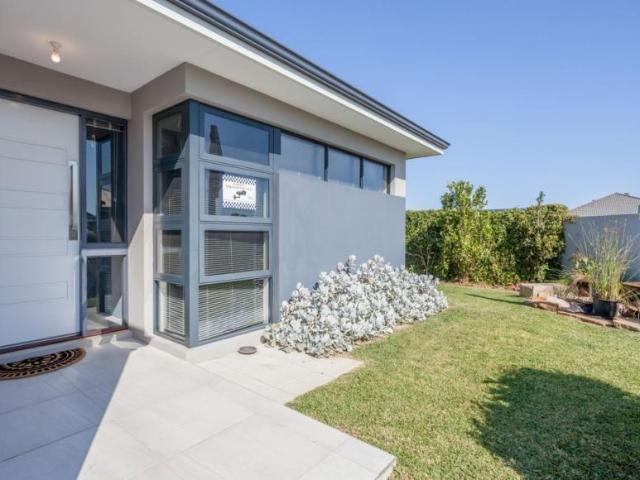 House for rent in Meadow Springs Shopping Centre, City of Mandurah