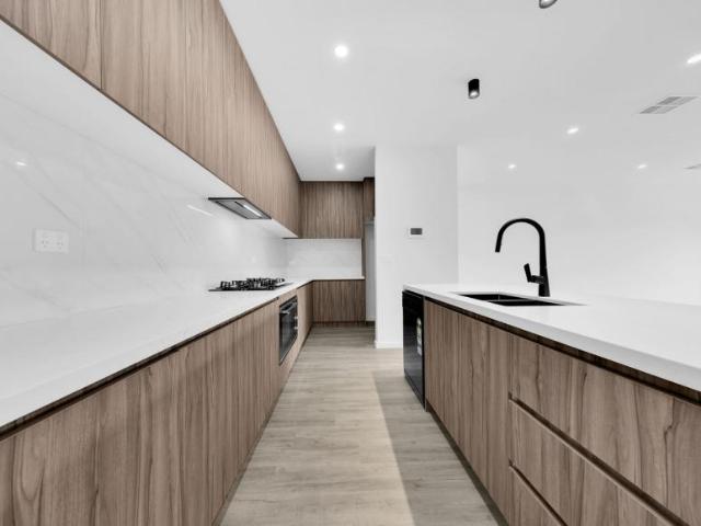 House for sale in Botanical, Melbourne