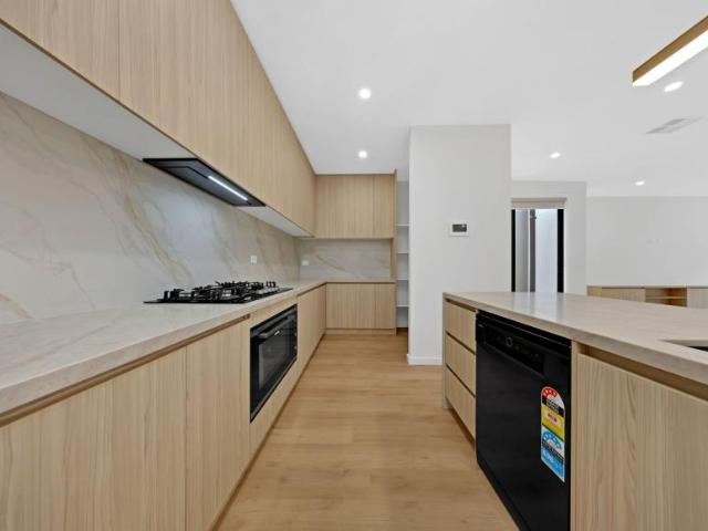 House for sale in Botanical, Melbourne