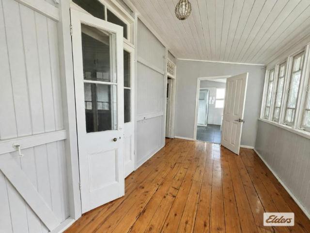 House for sale in Miles