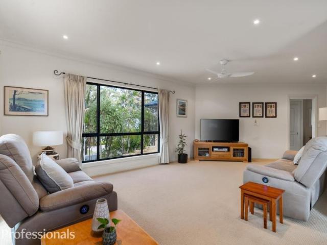 House for sale in Mollymook Beach, Shoalhaven City Council