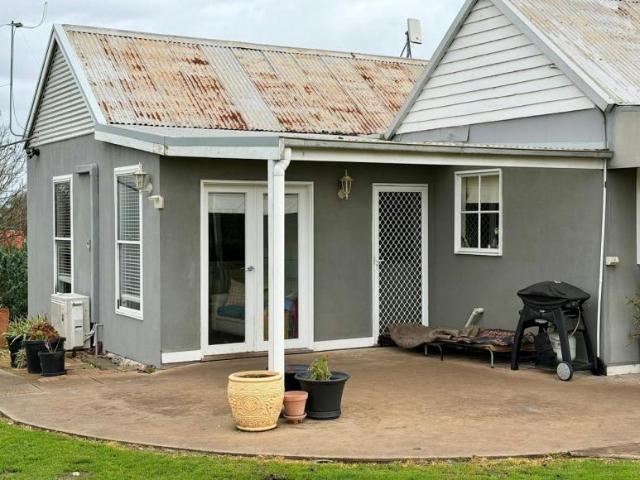 House for sale in Mortlake