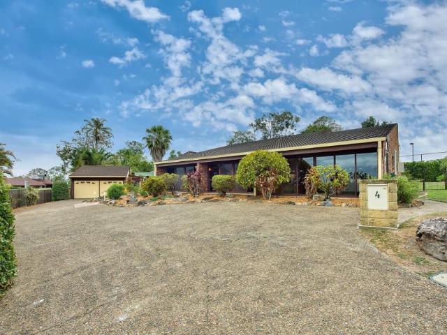 House for sale in Mount Ommaney, Greater Brisbane